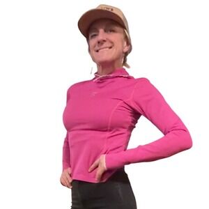 SHEILA MOON Pink Long Sleeve Athletic Shirt Thumbholes Lace Trim Women's Small